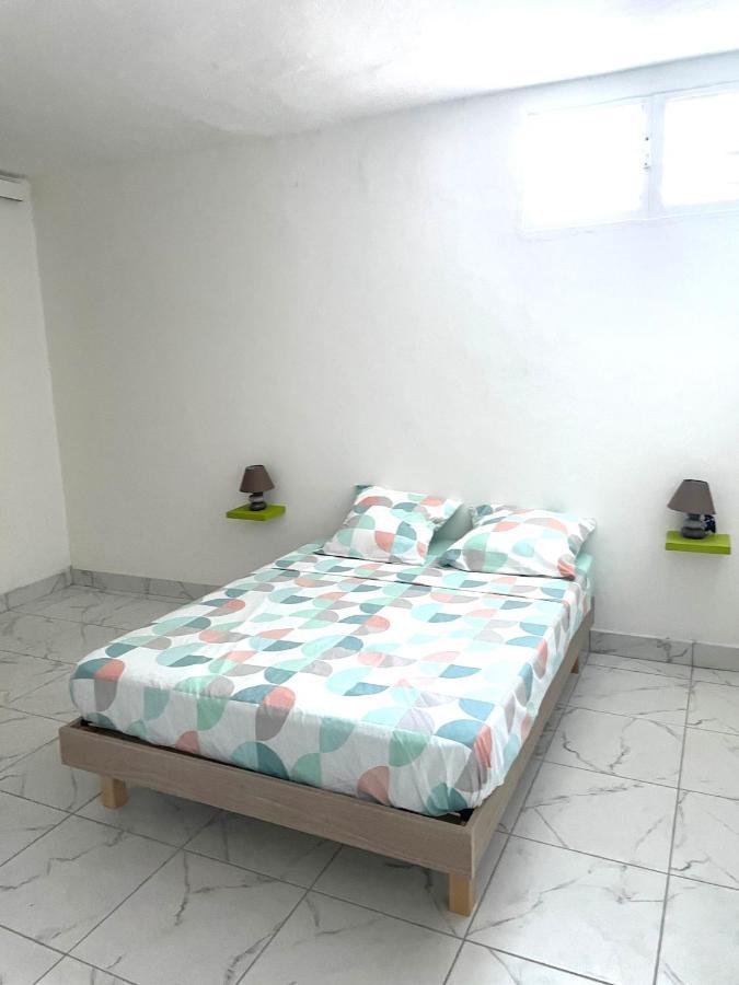 Apartamento Maénorah 30s de la belle plage Carbetienne Le Carbet Exterior foto